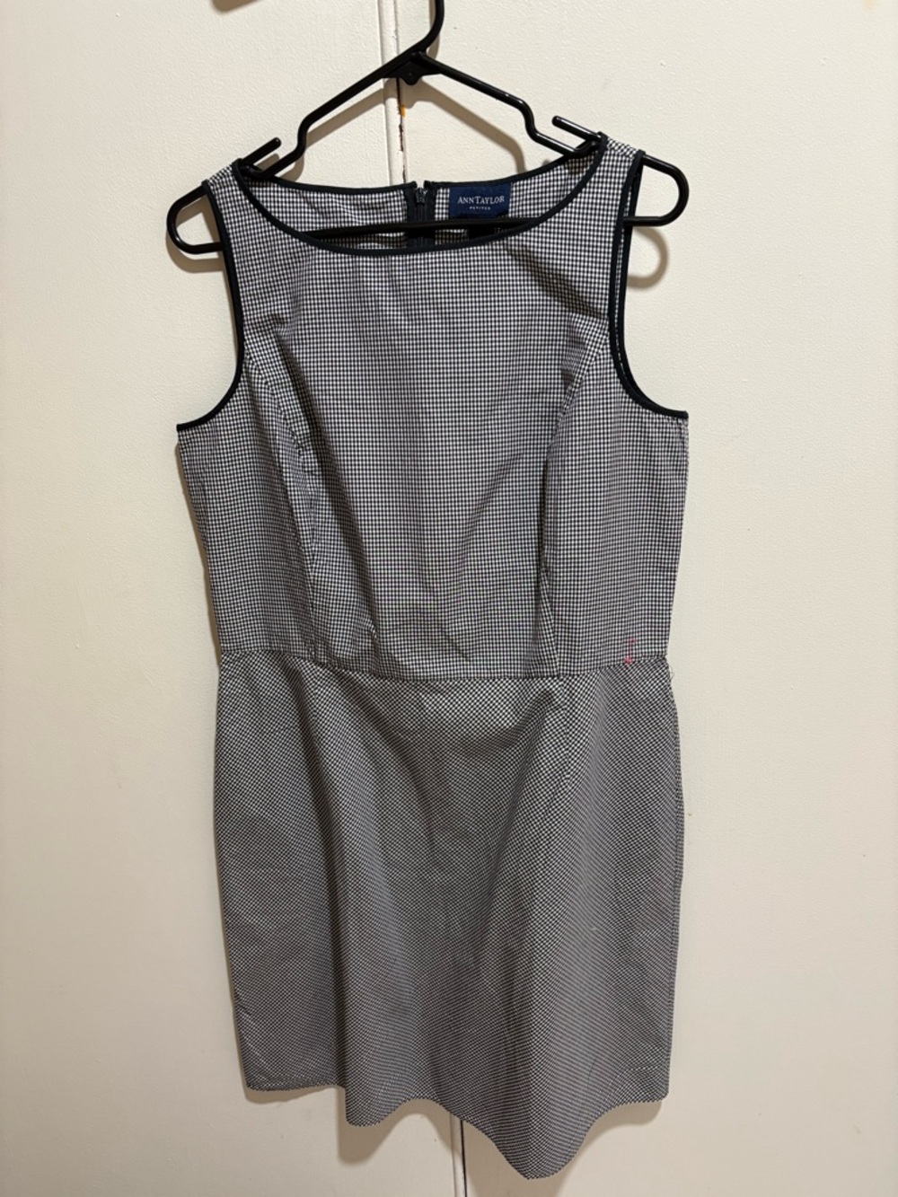 Ann Taylor Black and White Sleeveless Sheath Dress